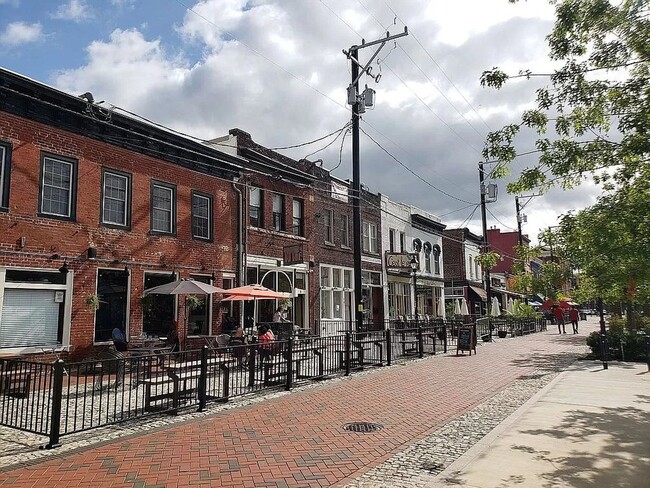 Photo - 17 1/2 N 17th Apartment