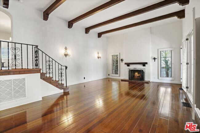 Building Photo - 10268 Cheviot Dr