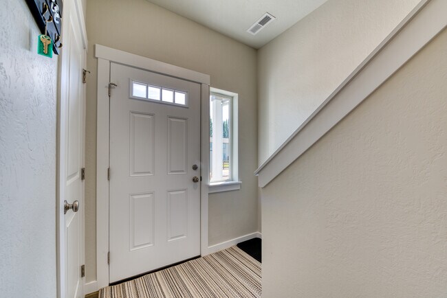 Building Photo - 1113 Jessica Ct