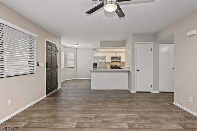 Foto del edificio - 7904 Esterbrook Way