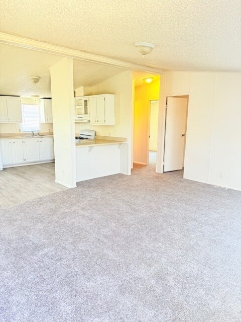 Foto del edificio - HOUSE FOR RENT
