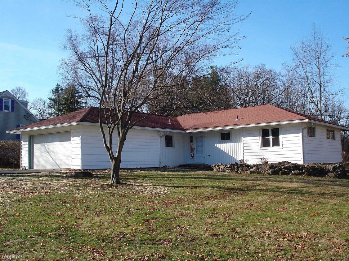 Primary Photo - 3 br, 2 bath House - 21 Valley View Rd