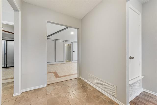 Foto del edificio - 2801 Hickory Bend Dr