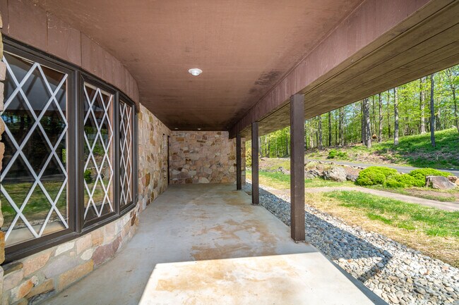 Foto del edificio - 95 Crusher Rd
