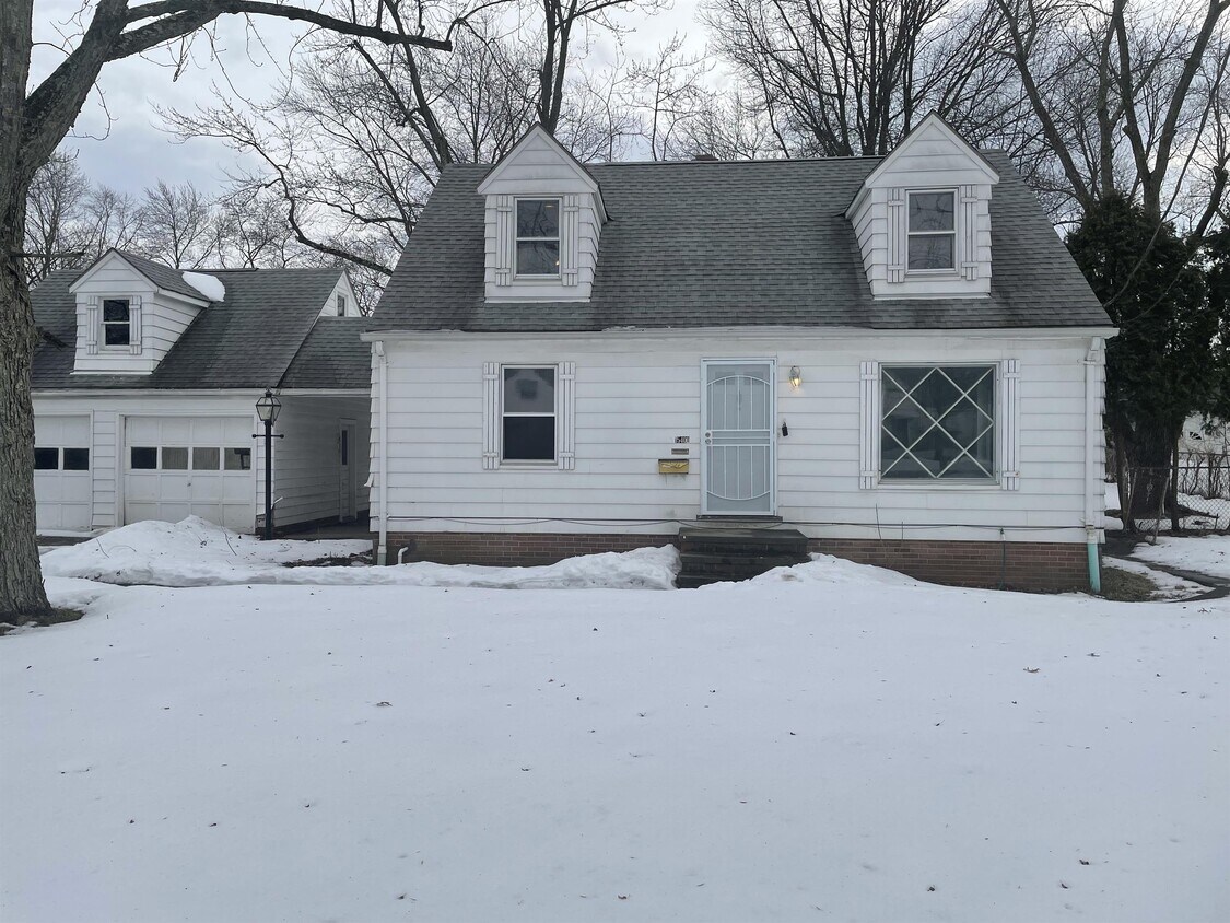 15400 Rockside Rd, Maple Heights, OH 44137 House Rental in Maple