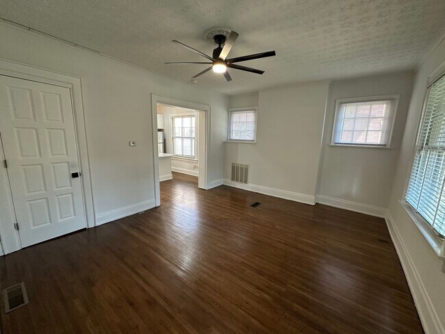 Foto del edificio - 113 E Lane Ave