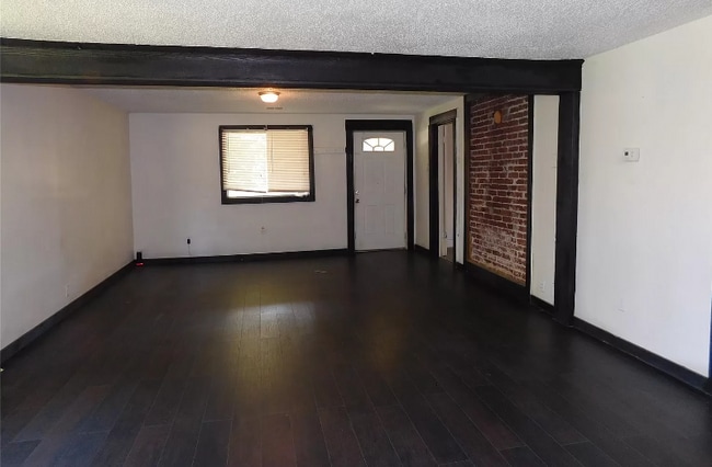 Foto del edificio - 3115 W 40th St