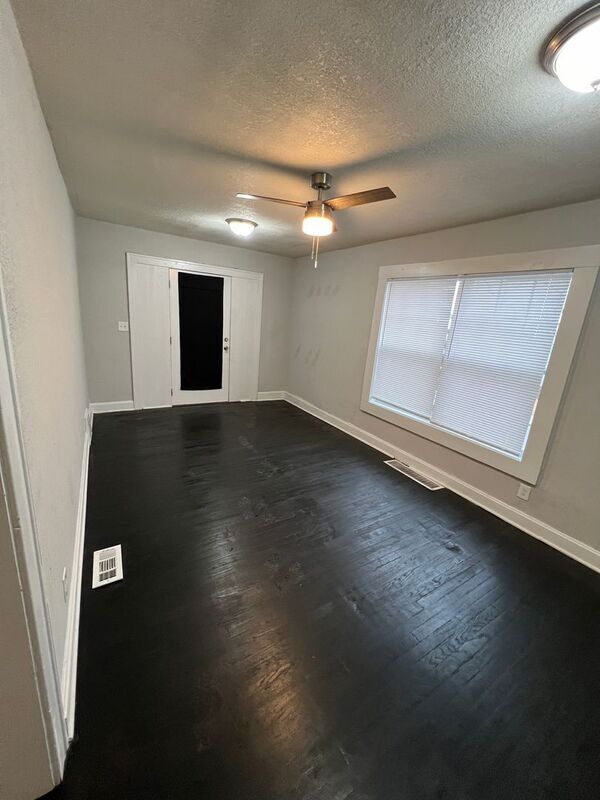 Building Photo - 4431 Agnes Ave