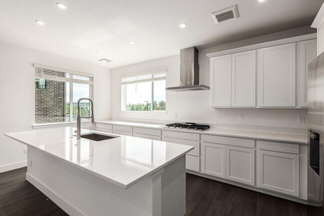 Foto del edificio - Park Meadows location near Lone Tree in the heart of Inverness. Easy access to Centennial Jetport