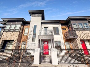 Building Photo - 335 E Lombard Ln