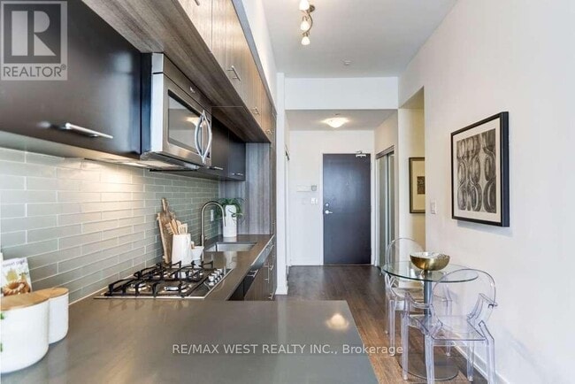 Building Photo - 205 Manning Ave