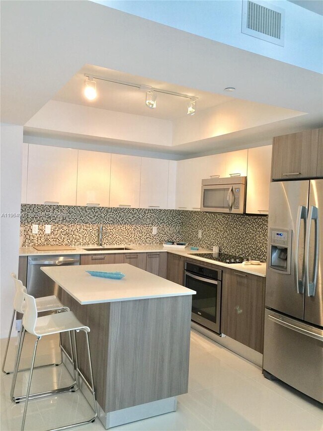 Foto del edificio - 5300 Paseo Blvd