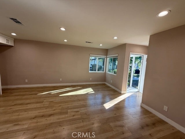 Building Photo - 1117 W Burbank Blvd