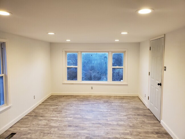 Building Photo - 1300 Beaman Lake Rd