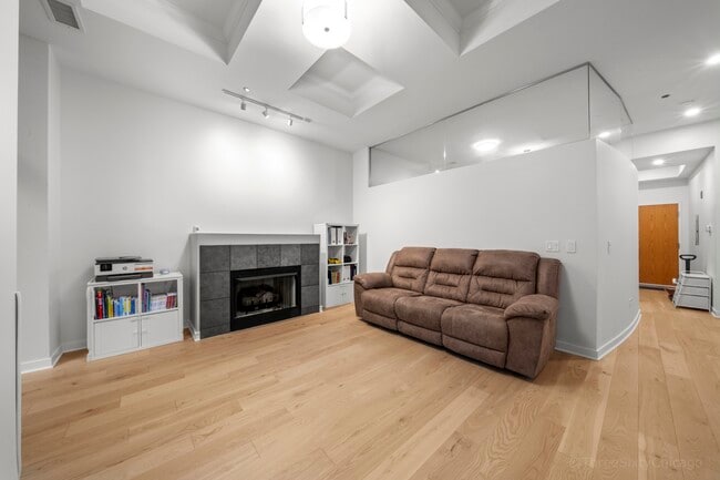 Building Photo - 208 W Washington St