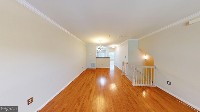 Foto del edificio - 12820 Rexmore Dr