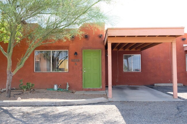 Building Photo - 2833 N Estrella Ave