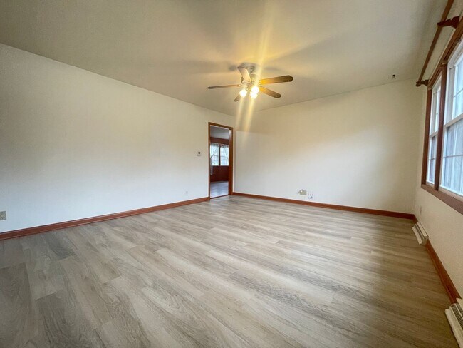 Foto del edificio - 2001 S Glencrest Ave