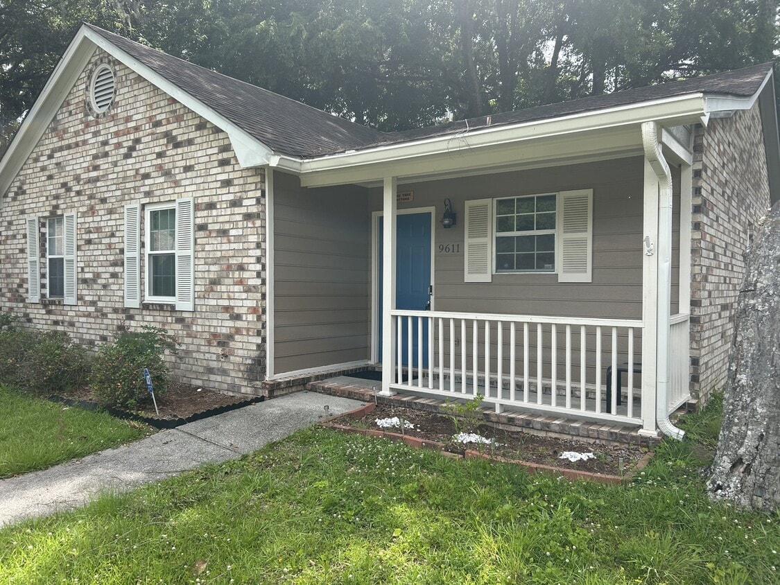 Primary Photo - 9611 Blue Jay Ct