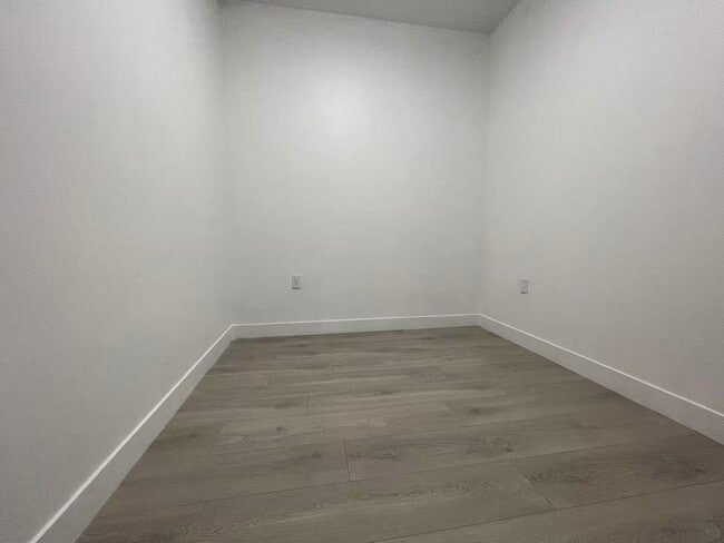 Photo du bâtiment - 11342 River Rd