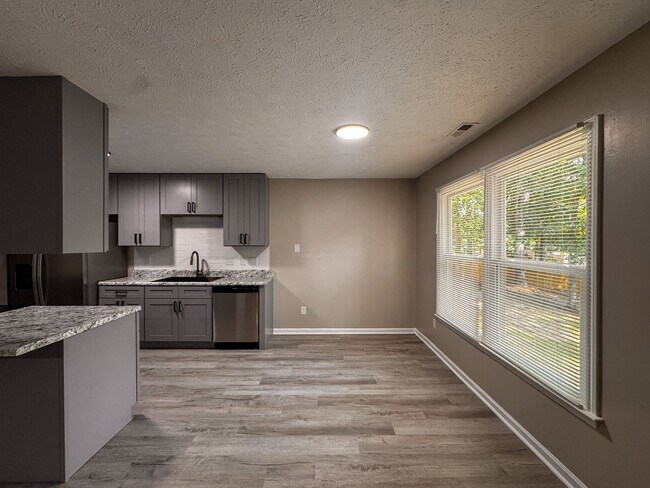 Foto del edificio - 471 Brandermill Rd
