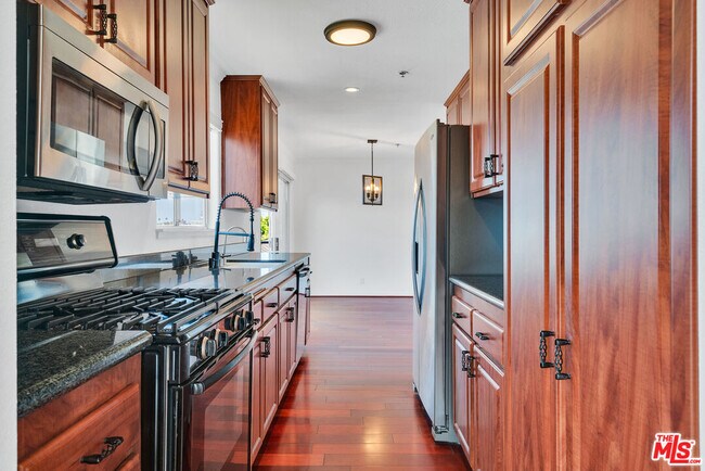 Foto del edificio - 116 S Croft Ave