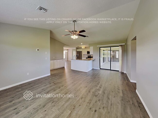 Foto del edificio - 234 Seasons Dr