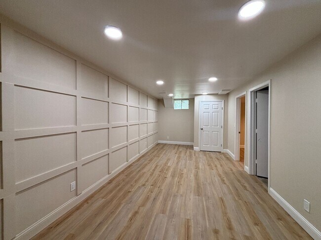 Foto del edificio - 5 BR/2.5BA | Sprawling Single Family Home | 2-Car Garage | Huge backyard!