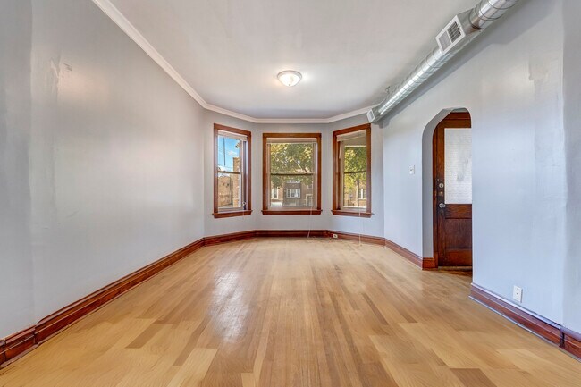 Foto del edificio - 2419 N Kostner Ave