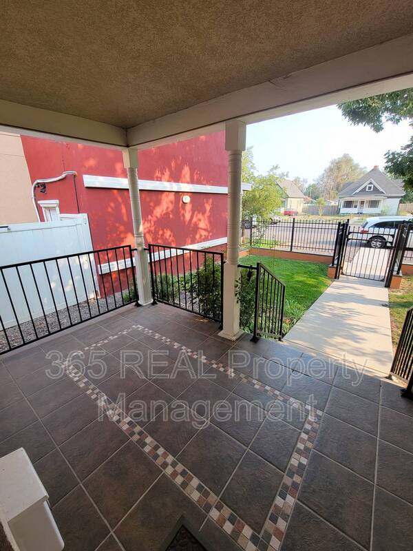 Building Photo - 1503 9th St