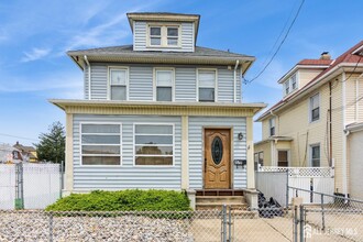 Building Photo - 177 Hillside Ave