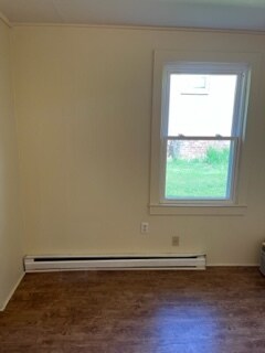 Building Photo - 885 W 12th St