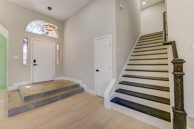 Building Photo - 1901 Canyon Creek Ct
