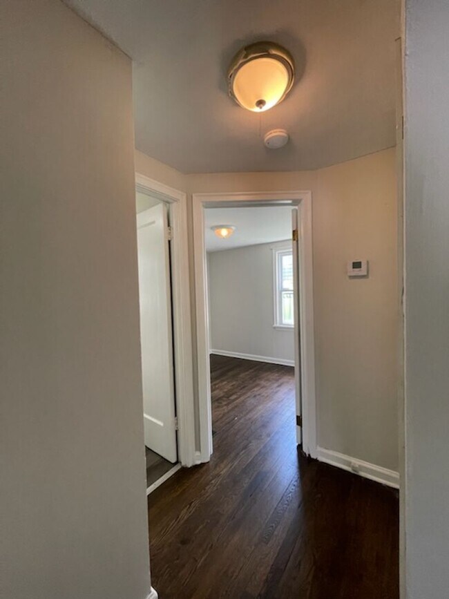Foto del edificio - Bright & Inviting 2-Bedroom Home with Larg...