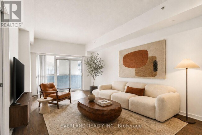 Building Photo - 20 Bruyeres Mews