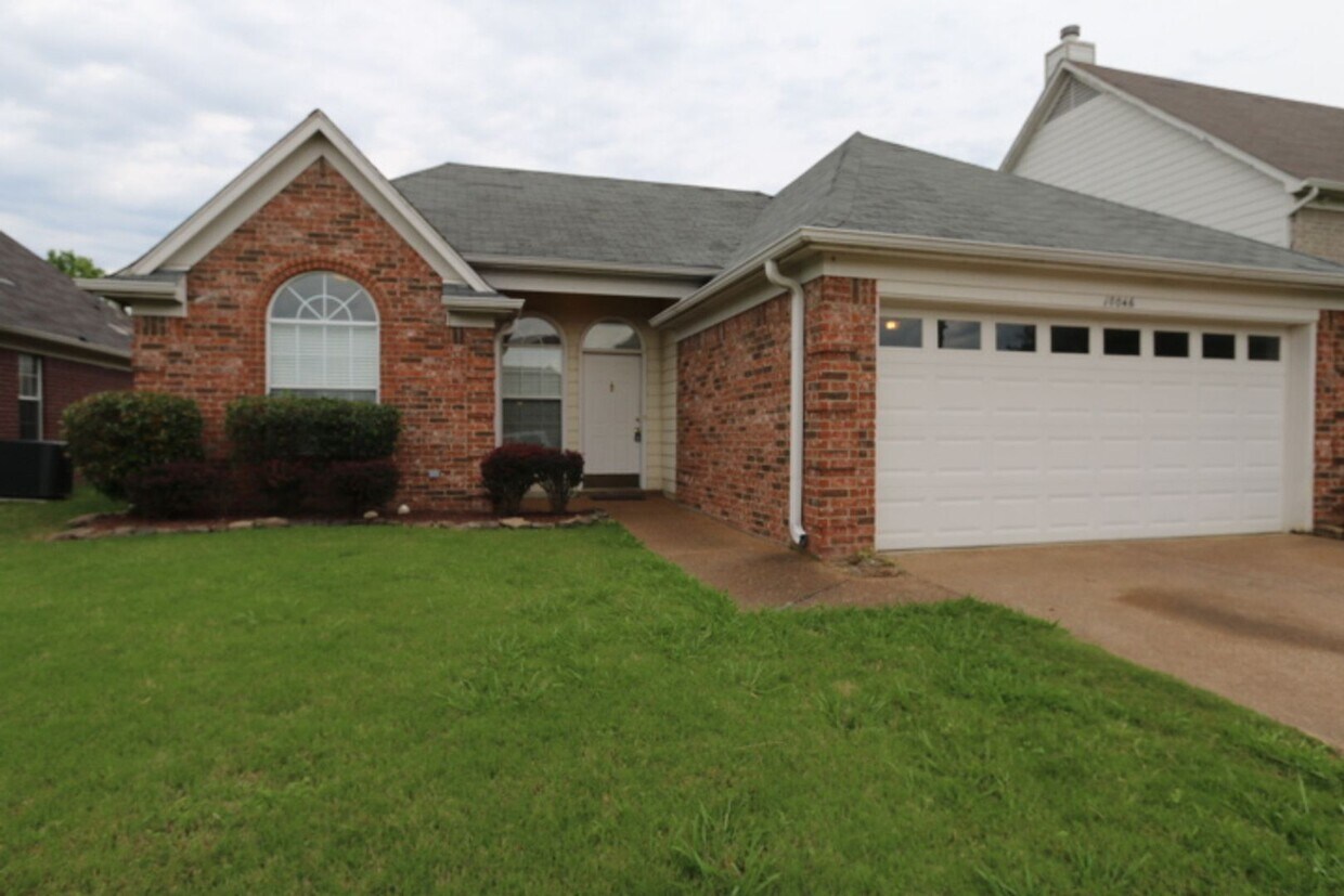 Foto principal - JUST OFF HOUSTON LEVEE and HWY 64