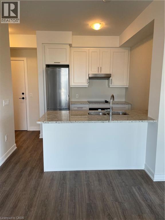 Photo du bâtiment - 309 N Service Rd