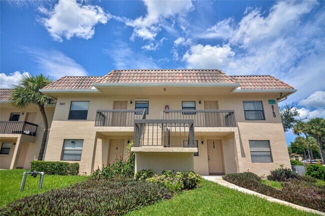 Building Photo - 6760 Palmetto Cir S