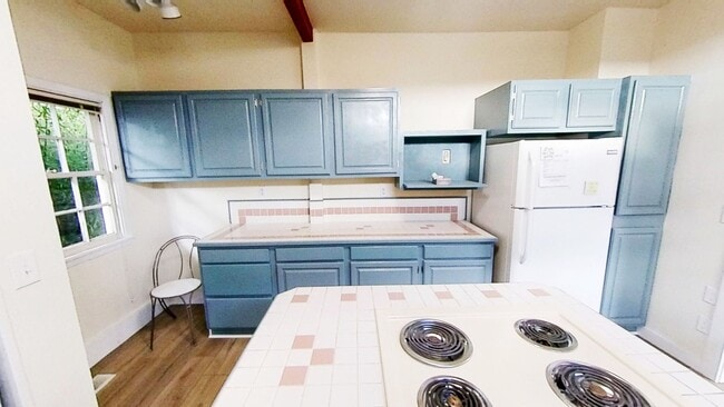 Building Photo - 3 Bed, 2 Bath House Minutes from Downtown Bellingham!
