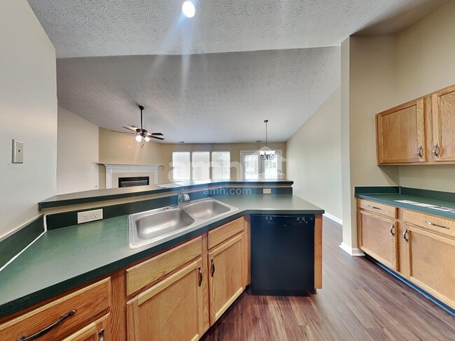 Foto del edificio - 7705 Corsican Cir