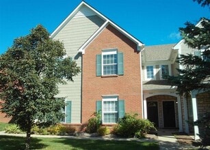 Building Photo - 2009 Monarch Dr