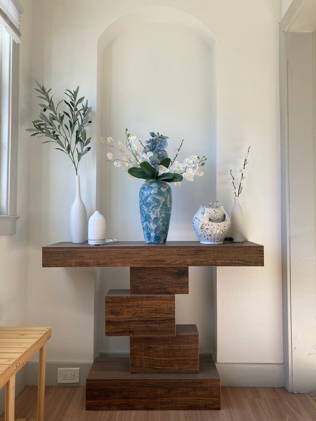 Foto del edificio - 3421 Belmont Ave