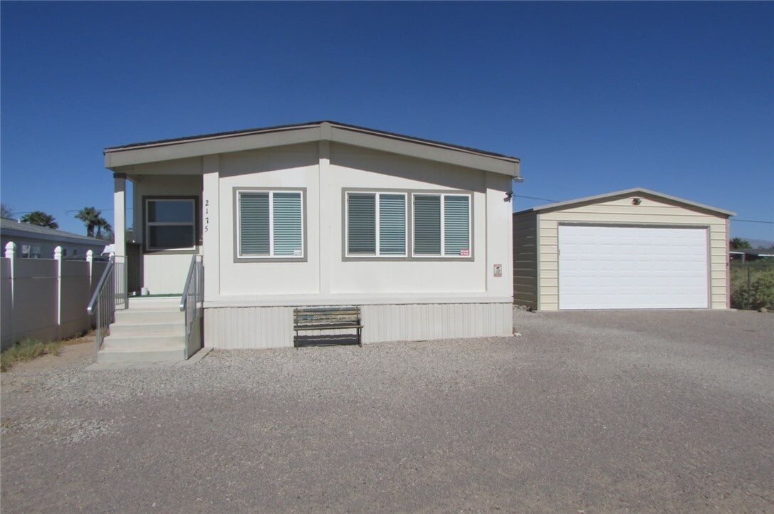 Primary Photo - 2175 Maverick Dr