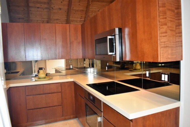 Building Photo - 6314 Las Flores Dr