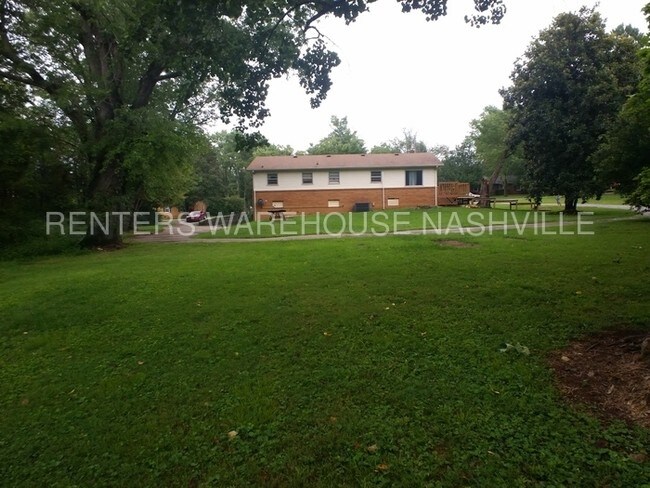 Building Photo - 5420 Colonial Cir