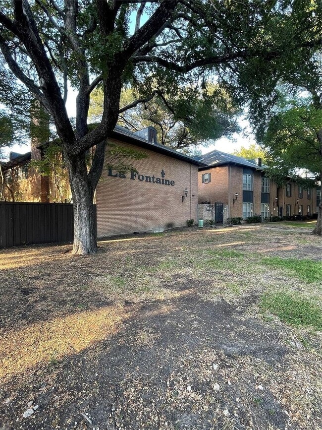 Foto del edificio - 6015 E University Blvd