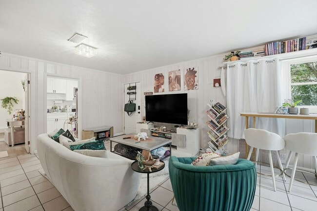 Foto del edificio - 1159 Arlington Pkwy NE