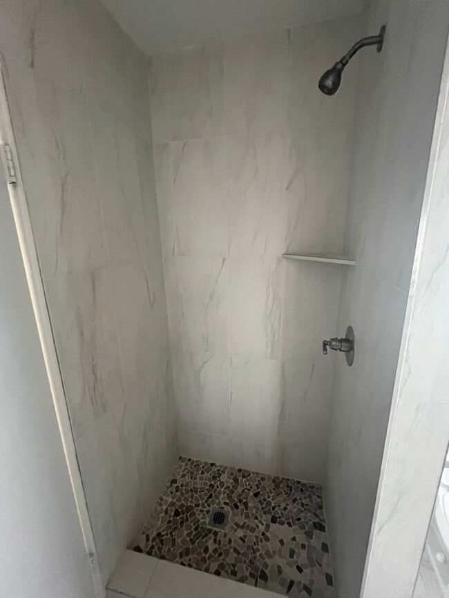 Building Photo - 1924 NW Arlington Ave