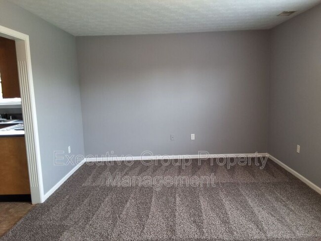 Building Photo - 110-D Hurstfield Dr