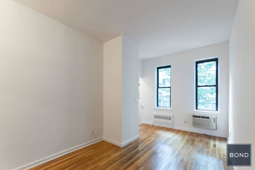 Primary Photo - 502 E 88th St
